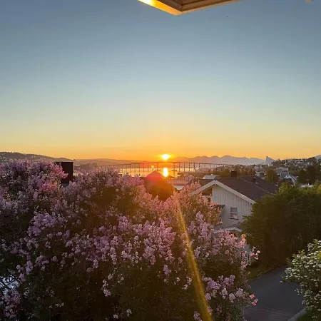 With Free Parking For Car Lägenhet